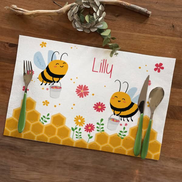 Platzdeckchen mit süßem Bienenmotiv und Personalisierung