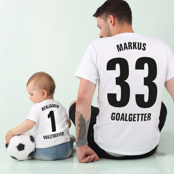 T-Shirts im Partnerlook für Vater und Sohn im Fussballtrikot Stil mit Wunschtexten und Zahl