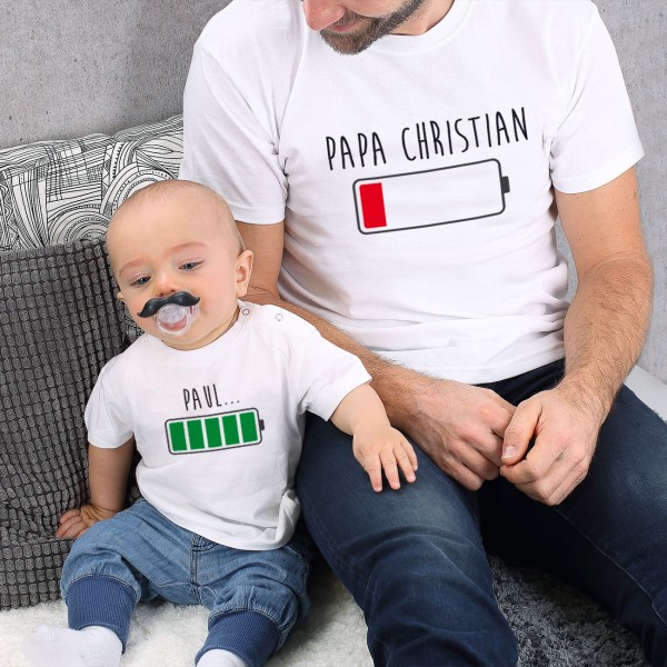 Vater und Baby im Partnerlook mit Akku Shirt